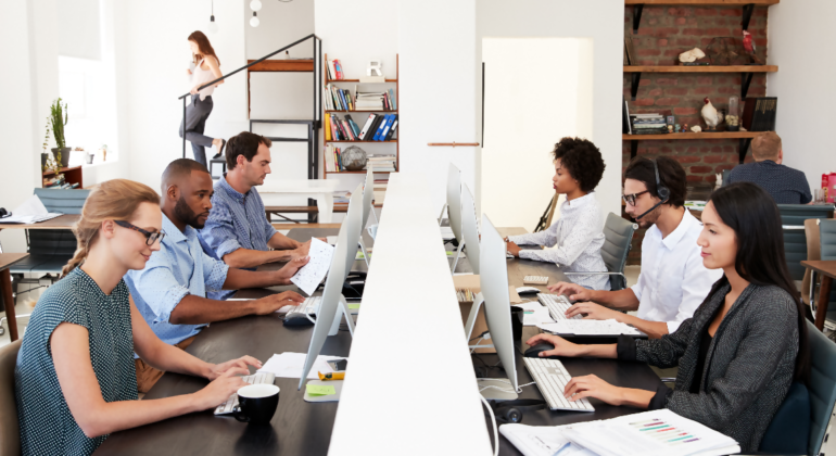 teams-working-together-OmniPush-Tech-Support